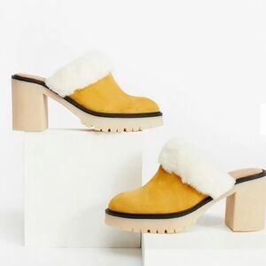 NWOT Free People Marla Mules Clog Mustard Suede Platform Fur Trim Size 8